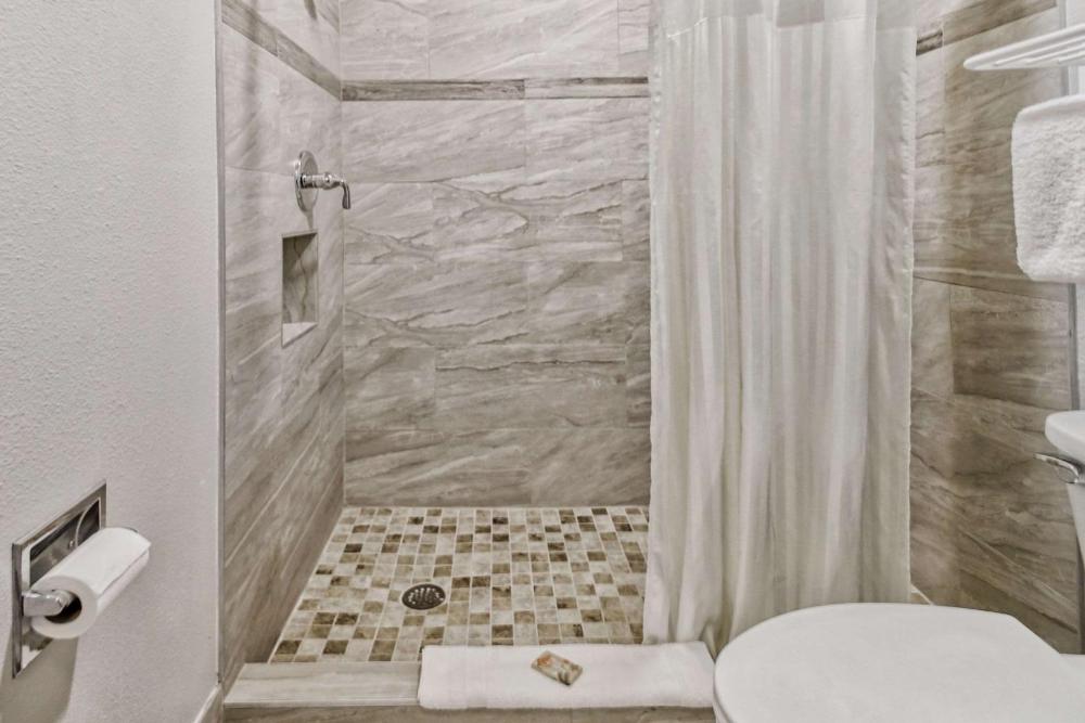 King Suite - Non-Smoking interior